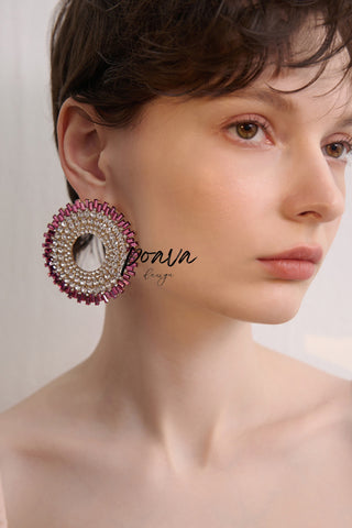 Circle crystal-embellished earring