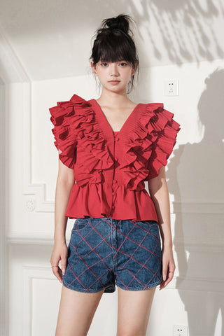 Ruffle sleeveless top in red