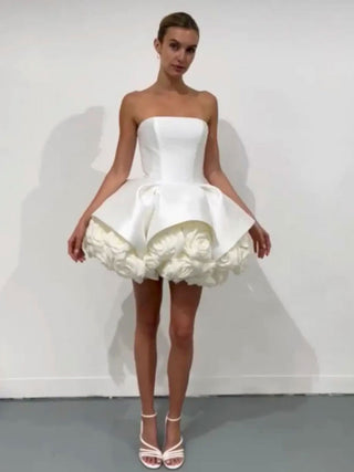 SALLY STRAPLESS FLOWER MINI DRESS IN WHITE