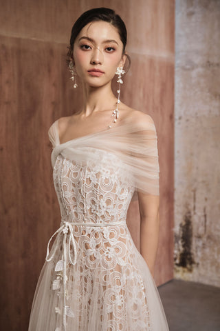 Miua Gored Gathered Lace Midi Dress in white