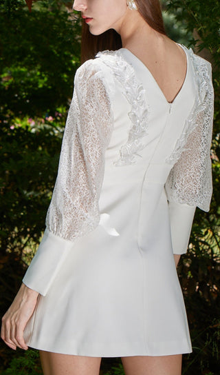 WHITE LACE V-NECK LONG-SLEEVED MINI DRESS